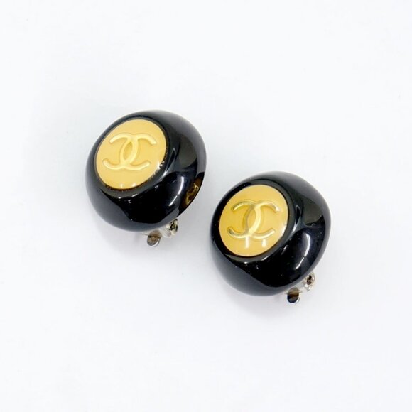 CHANEL CC Logos Black Round Clip-On Earrings Silver Tone 96P Auth #11584-5 - Picture 3 of 5